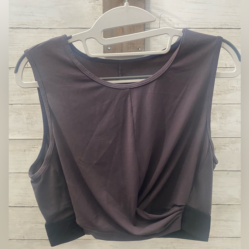 Fabletics Women's Sleeveless Crop Twist Tank Top